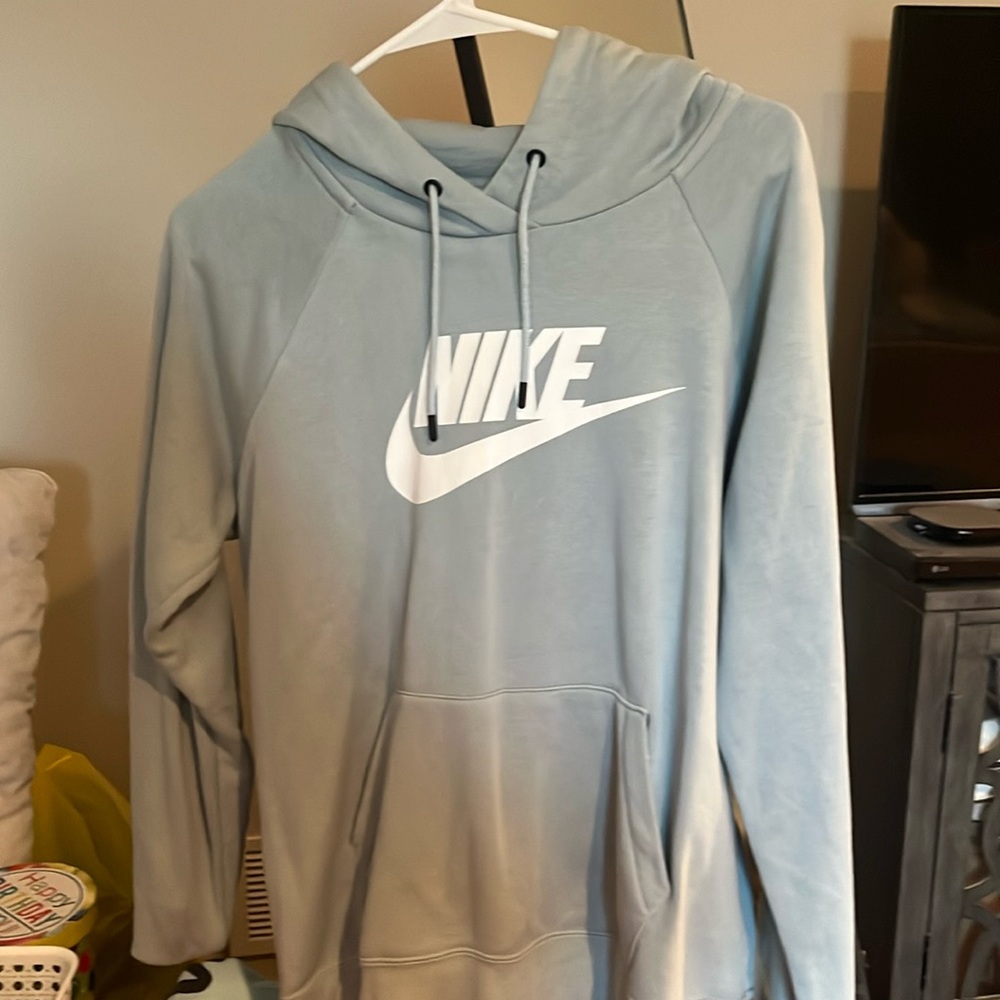 Women size medium like new hoddie!